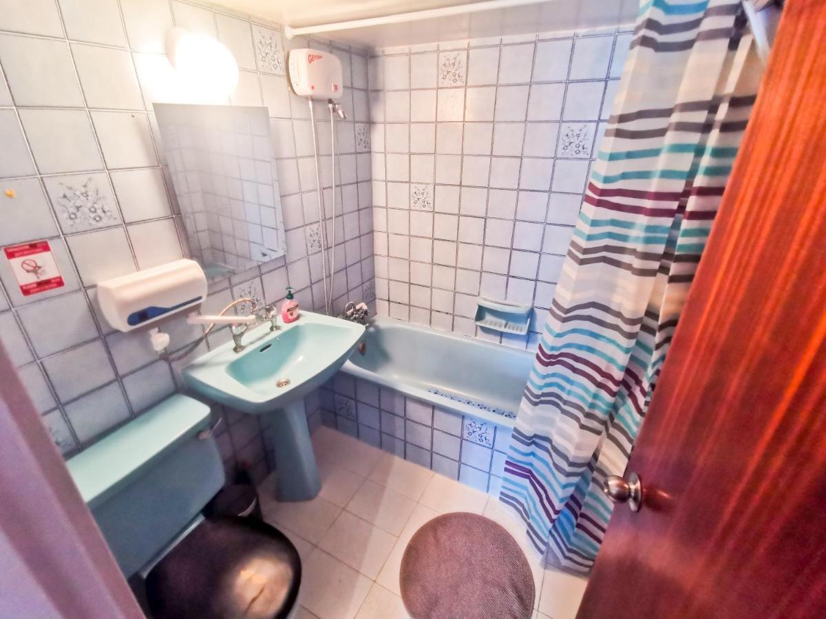 Flirty Flamingo Seaview Seafront Apartment Larnaca Bagian luar foto