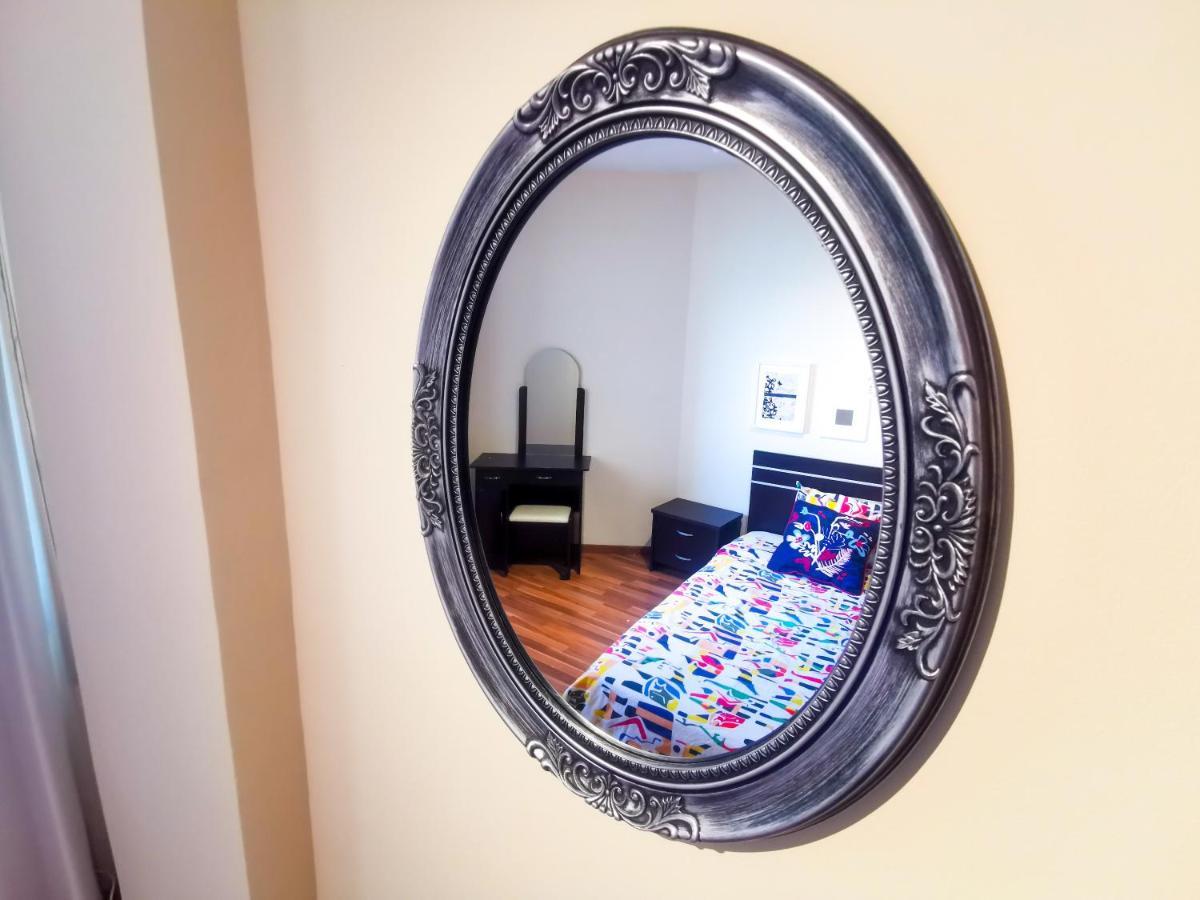 Flirty Flamingo Seaview Seafront Apartment Larnaca Bagian luar foto