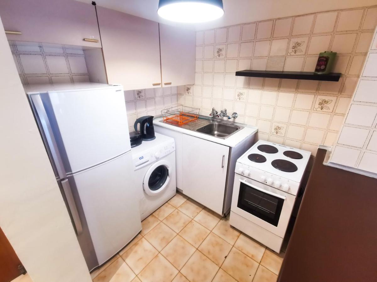 Flirty Flamingo Seaview Seafront Apartment Larnaca Bagian luar foto
